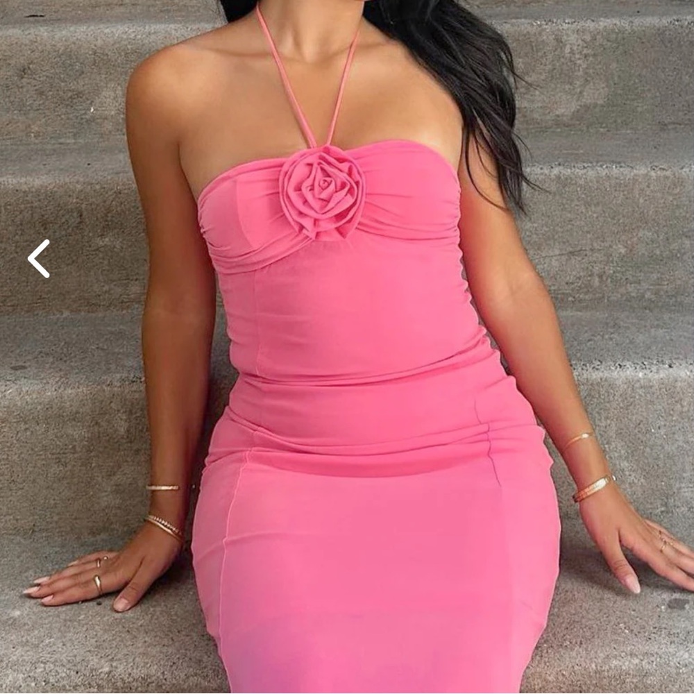 Selfie Leslie IBIZA SUNSET BUST FLOWER MIDI DRESS HOT PINK - Picture 2 of 13